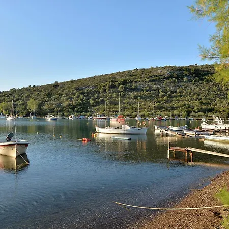 Stork - Garden & Sea View Apartment Vivari