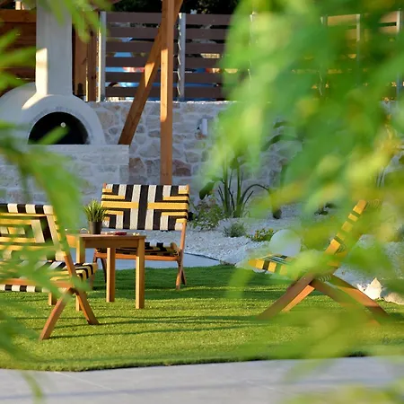 Stork - Garden & Sea View *