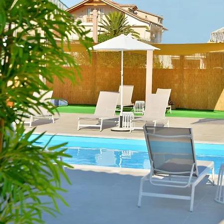 Stork - Garden & Sea View