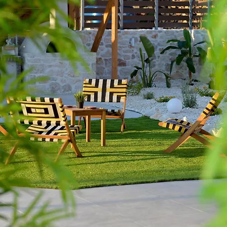 Stork - Garden & Sea View *