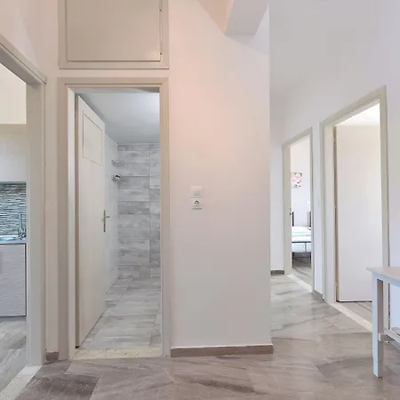 Stork - Garden & Sea View Διαμέρισμα *