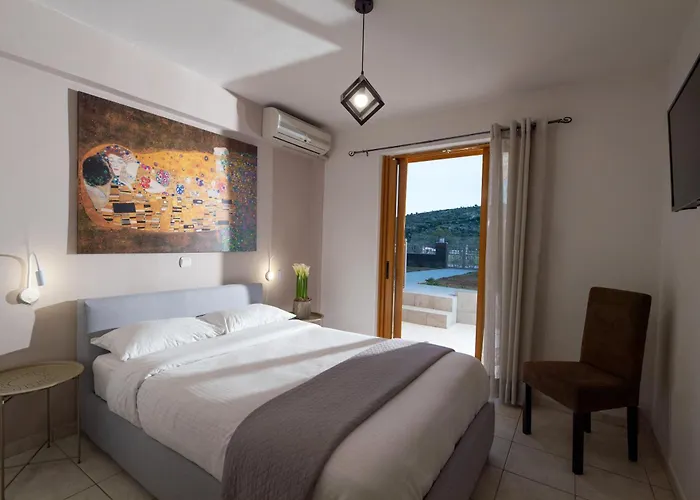 Daire Id Holiday Living *