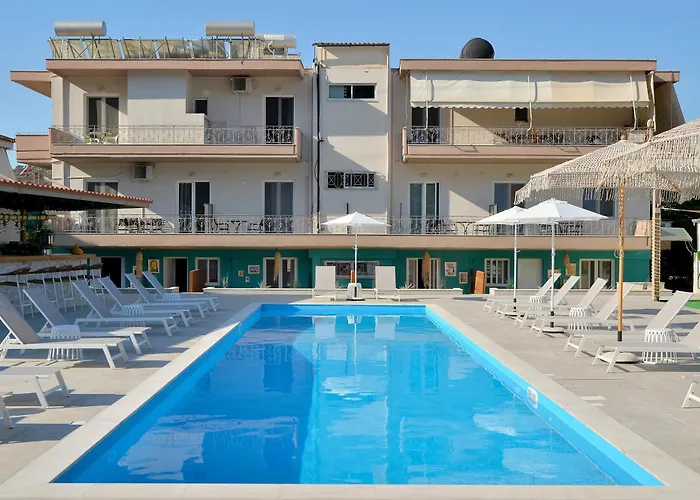 Daire Id Holiday Living