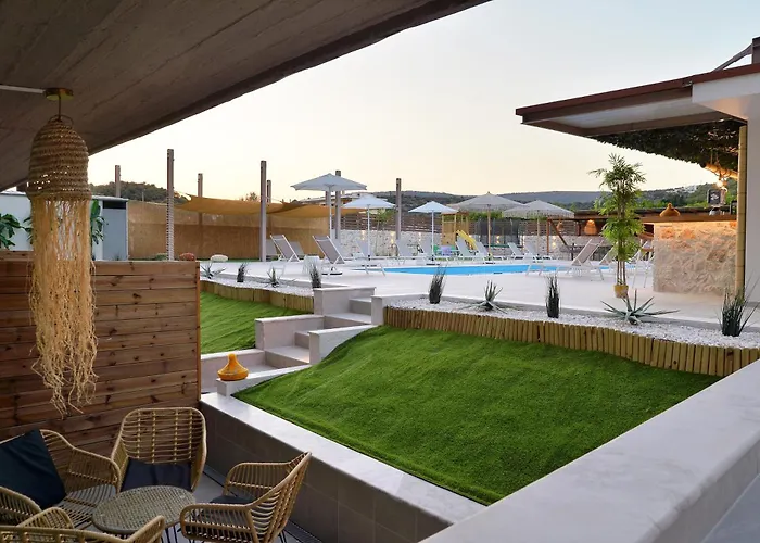 Id Holiday Living * Vivári