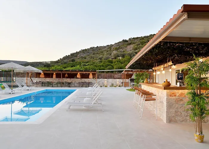 Daire Id Holiday Living