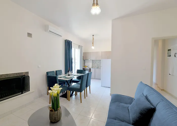 Daire Id Holiday Living